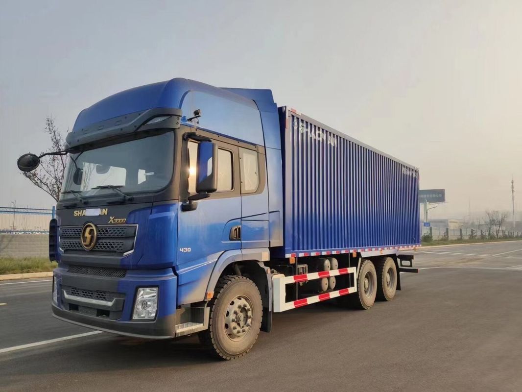 SHACMAN Wing Van Truck X3000 8x4 380Hp 10 Tekerlekli Wing Van Ağır Kamyon Taşımacılığı