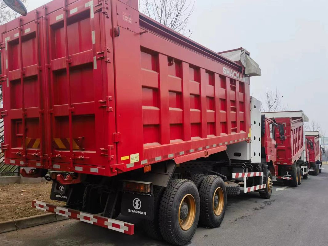 90 ton ağır atık kamyonu 6x4 SHACMAN CNG atık kamyonu Kırmızı F3000 6x4 380 EuroV
