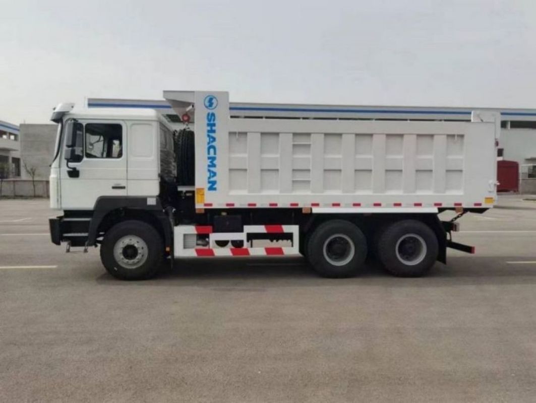 Yeni Ağır Güçlü 10 Tekerlekli SHACMAN Dump Truck F3000 6x4 340Hp Euro II Beyaz