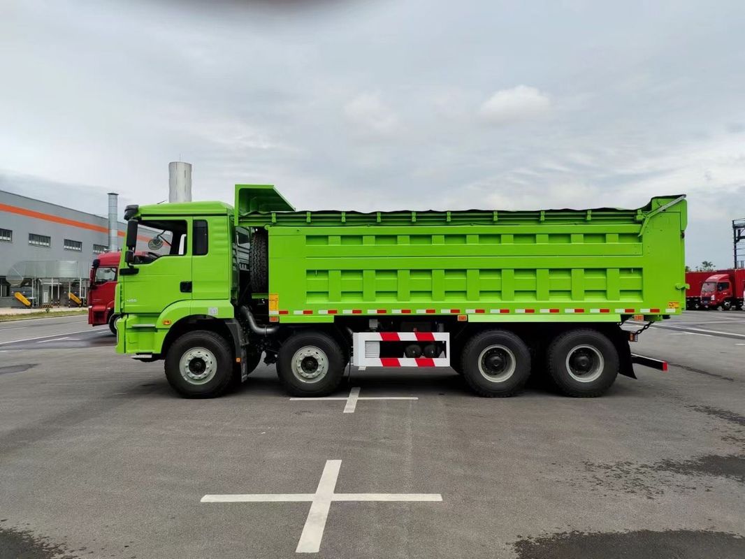 Yeni Ağır Güçlü SHACMAN H3000 Çöp Kamyonu 8x4 375hp EuroV Yeşil 12 Tekerlekli Tipper
