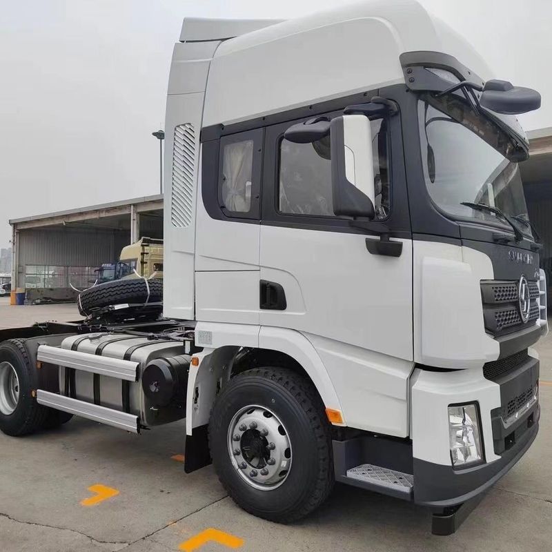 SHACMAN Yüksek Kaliteli Traktör Kamyon X3000 4X2 Dizel Motoru 375HP Euro V 30-40 ton Lojistik taşımacılık Traktör Kamyon