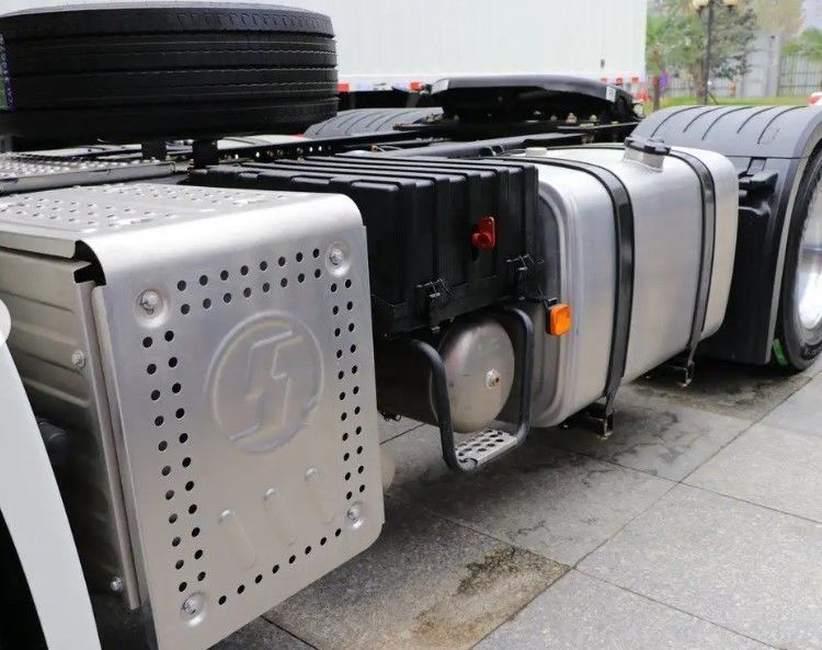 SHACMAN X3000 4x2 Trakör Başlıklı Trakörler Güçlü Trakör Kamyon 375HP WEICHAI Motoru