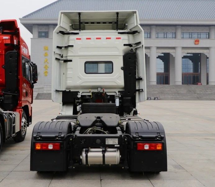 SHACMAN Traktor X3000 CUMMINS 420HP 6X4 4x2 Traktor Kamyon Satılık
