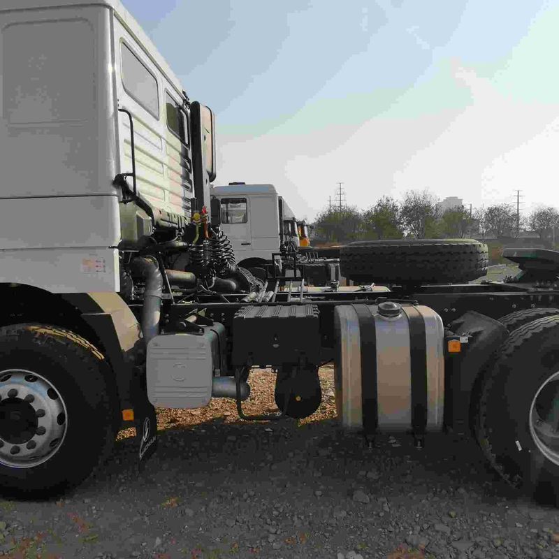 Kırmızı SHACMAN F3000 375HP Euro V 6 tekerlekli traktör başlığı 4x2 WEICHAI Motoru