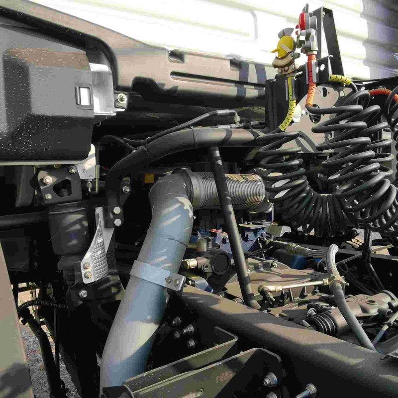 Kırmızı SHACMAN F3000 375HP Euro V 6 tekerlekli traktör başlığı 4x2 WEICHAI Motoru