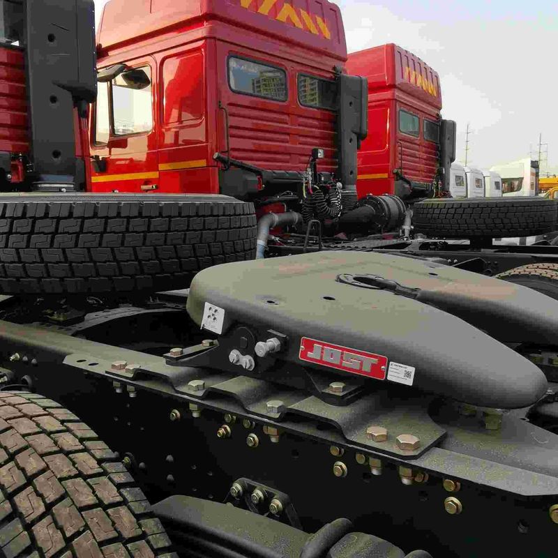 Kırmızı SHACMAN F3000 375HP Euro V 6 tekerlekli traktör başlığı 4x2 WEICHAI Motoru
