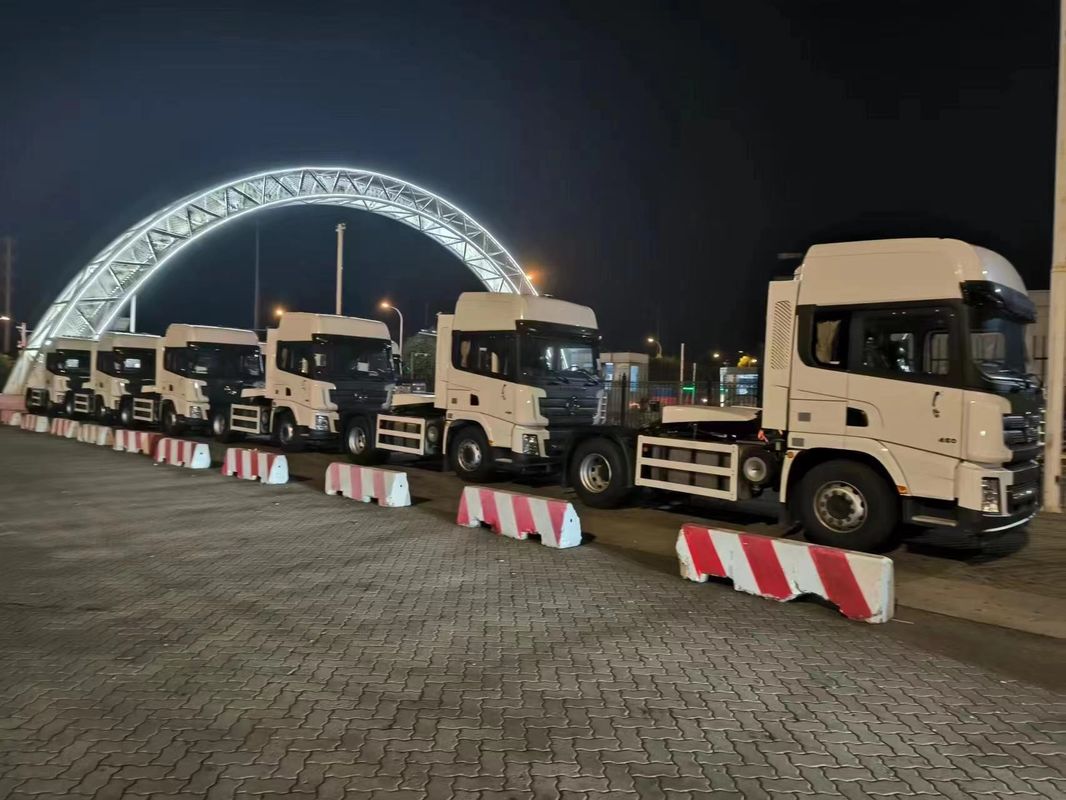 SHACMAN X3000 4x2 Traktör Kamyon 430hp 6 lastikli çevre dostu Euro II