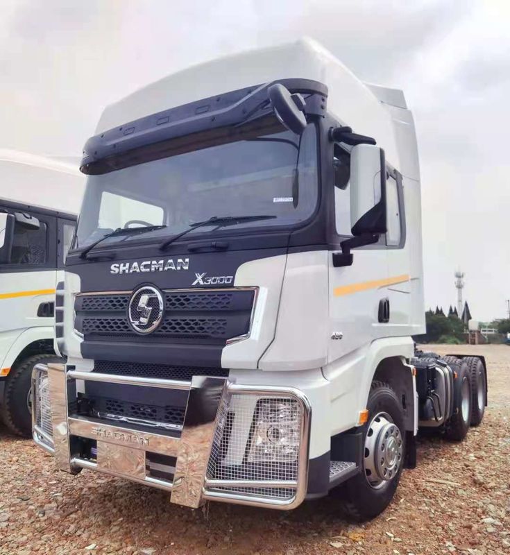 SHACMAN X3000 6x4 Çekici Kamyon EuroV 480HP Beyaz Çekici Kafa Uzatılmış Yüksek Tavan Kabin ve 400L Yakıt Tankı