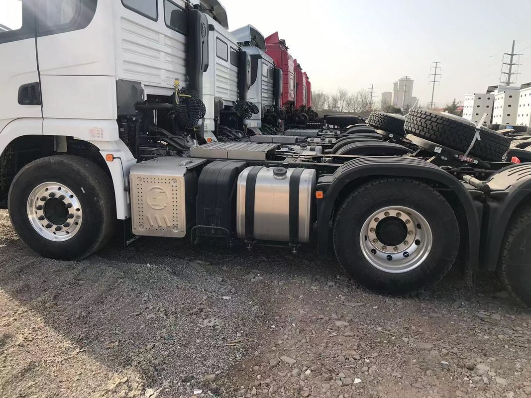 10 Tekerlekli 6X4 SHACMAN Traktör Kamyonu X3000 SHACMAN Tanzanya için Traktör Cummins ISME420 Euro3 55 Tonluk Traktör Kamyonu