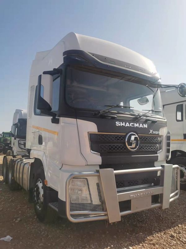 SHACMAN X3000 6x4 Çekici Kamyon EuroV 480HP Beyaz Çekici Kafa Uzatılmış Yüksek Tavan Kabin ve 400L Yakıt Tankı