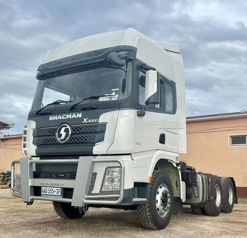 SHACMAN X3000 6x4 Çekici Kamyon EuroV 480HP Beyaz Çekici Kafa Uzatılmış Yüksek Tavan Kabin ve 400L Yakıt Tankı