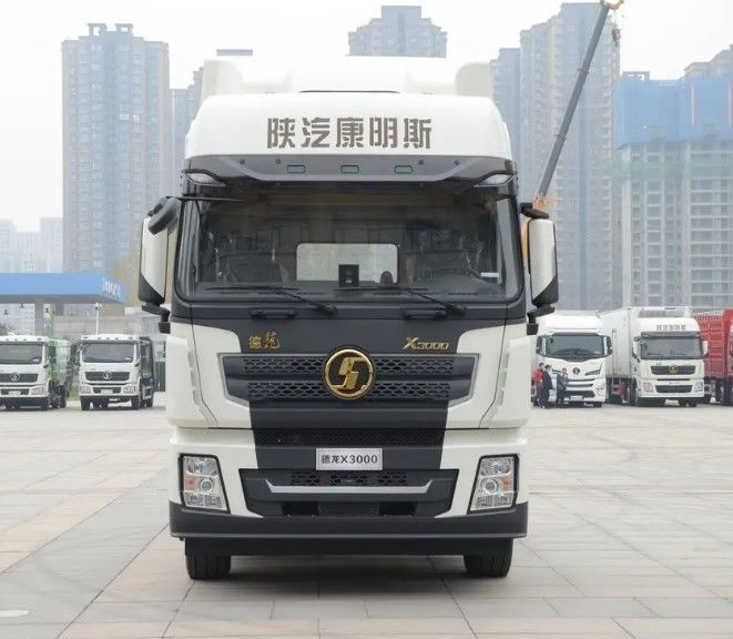 SHACMAN 6 Tekerlekli X3000 4x2 Traktör Sol Sürücü 420HP Çift Yataklı Traktör Kamyonet Cezayir için