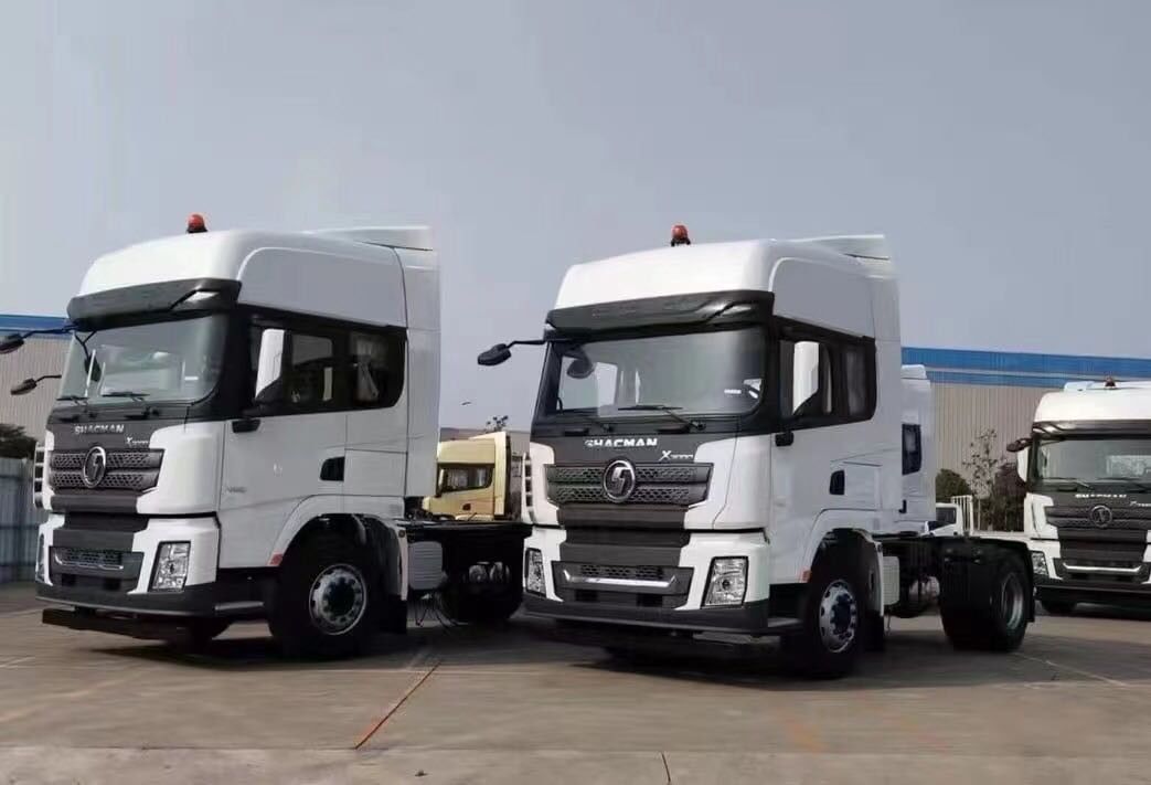 El Değiştirme 10 Tekerlekli Traktor Kamyon SHACMAN 430hp X3000 4x2 Çift Yataklı Kabin Traktor Kafası
