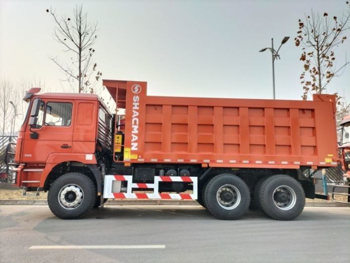 Neon Kırmızı Çöp Kamyonu 25 ton Kapasite 20 M3 Çöp Vücudu MAN Aksel Dizel