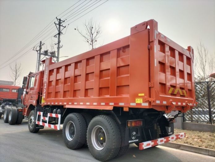 Neon Kırmızı Çöp Kamyonu 25 ton Kapasite 20 M3 Çöp Vücudu MAN Aksel Dizel